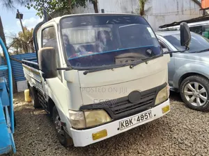 Toyota Dyna 2003 White