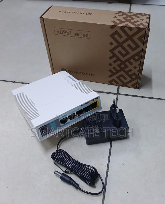 MikroTik RB951Ui-2HnD Wireless Network Router – 5-Port - main view