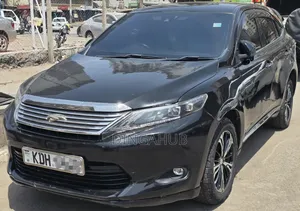 Toyota Harrier 2.0 4WD 2014 Black