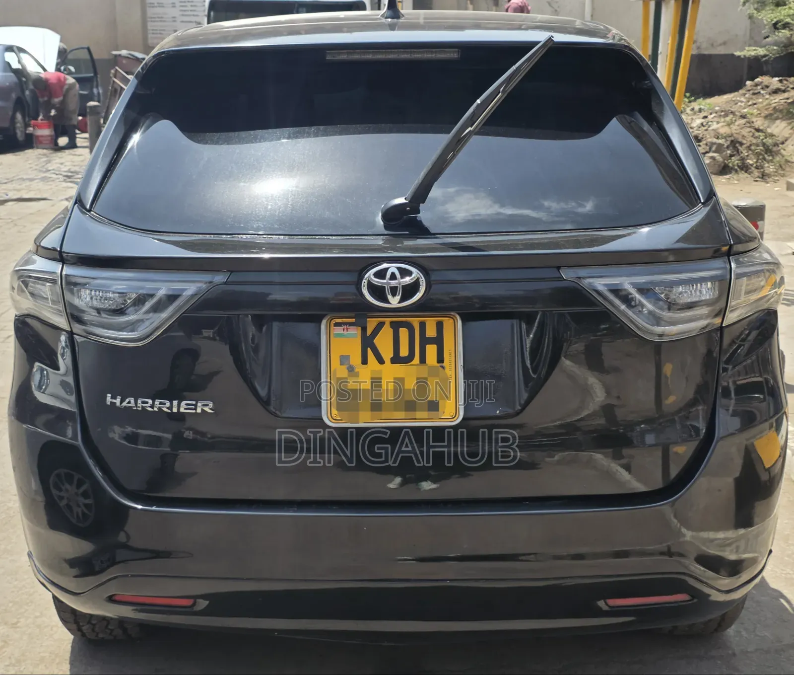 Toyota Harrier 2.0 4WD 2014 Black