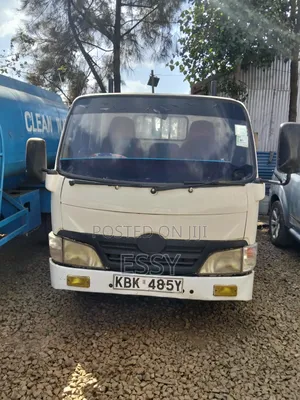 Toyota Dyna 2003 White