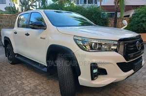 Toyota Hilux 2019 White