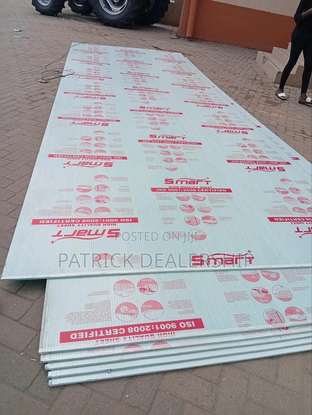Uv-Protected Polycarbonate Sheets - thumbnail 2