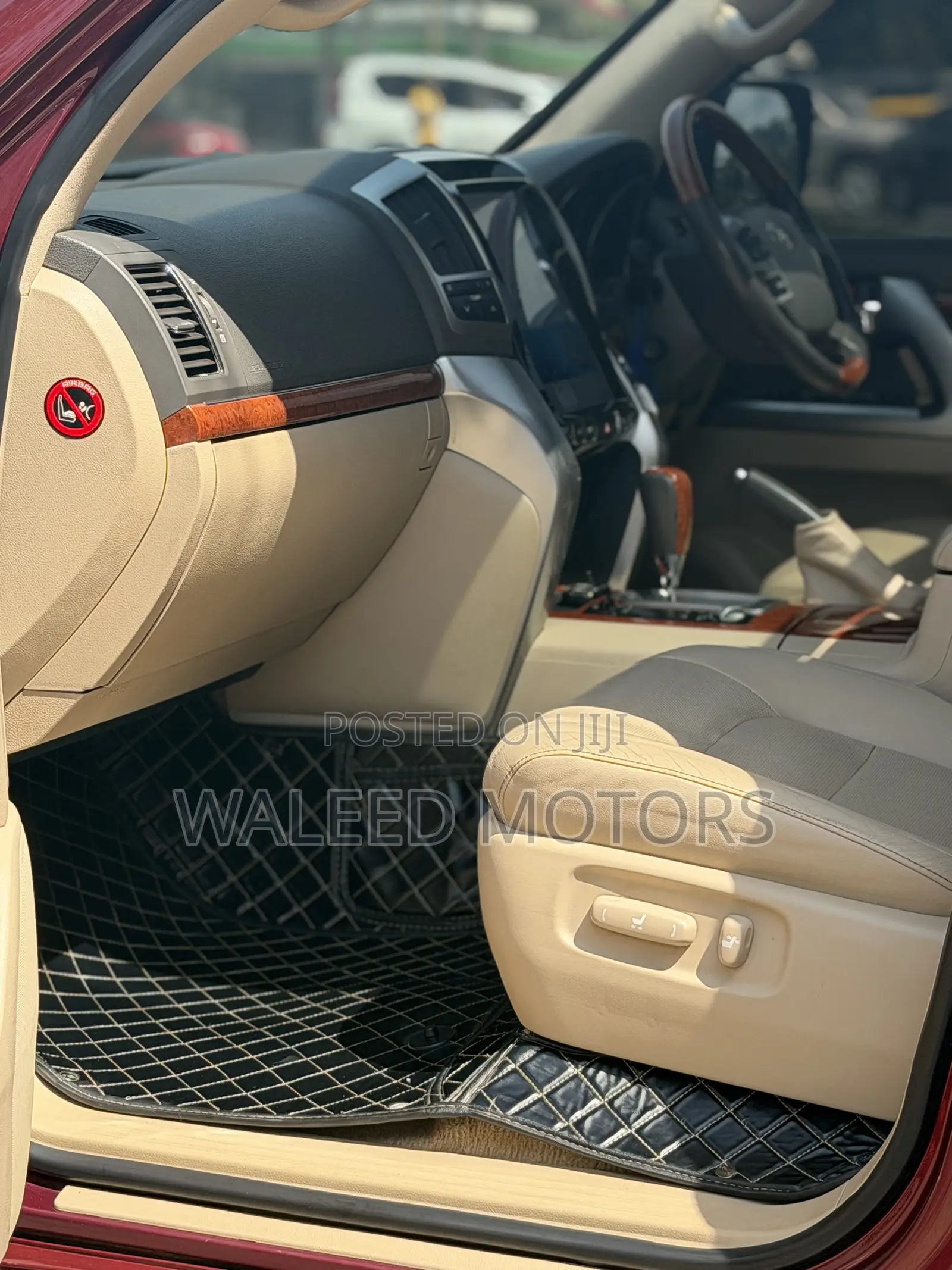 Toyota Land Cruiser 2014 Red