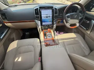Toyota Land Cruiser 2014 Red