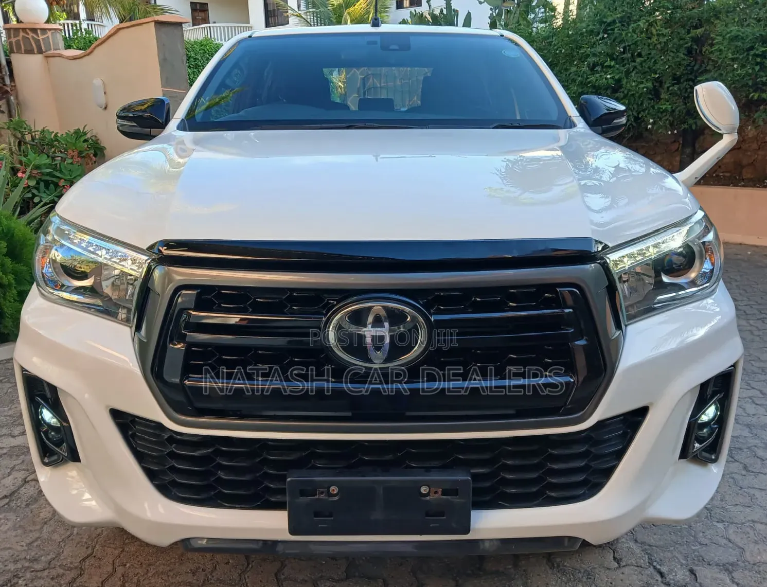 Toyota Hilux 2019 White