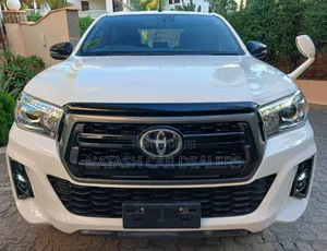 Toyota Hilux 2019 White