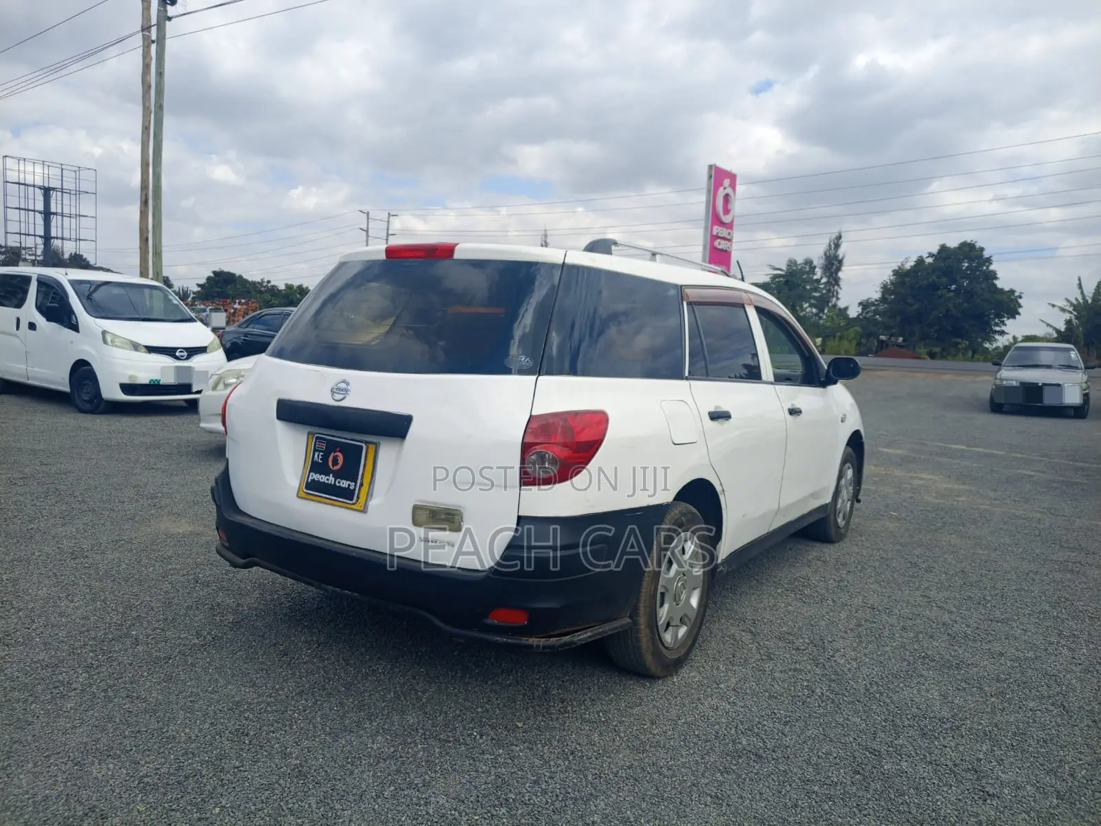 Nissan Advan 2010 White
