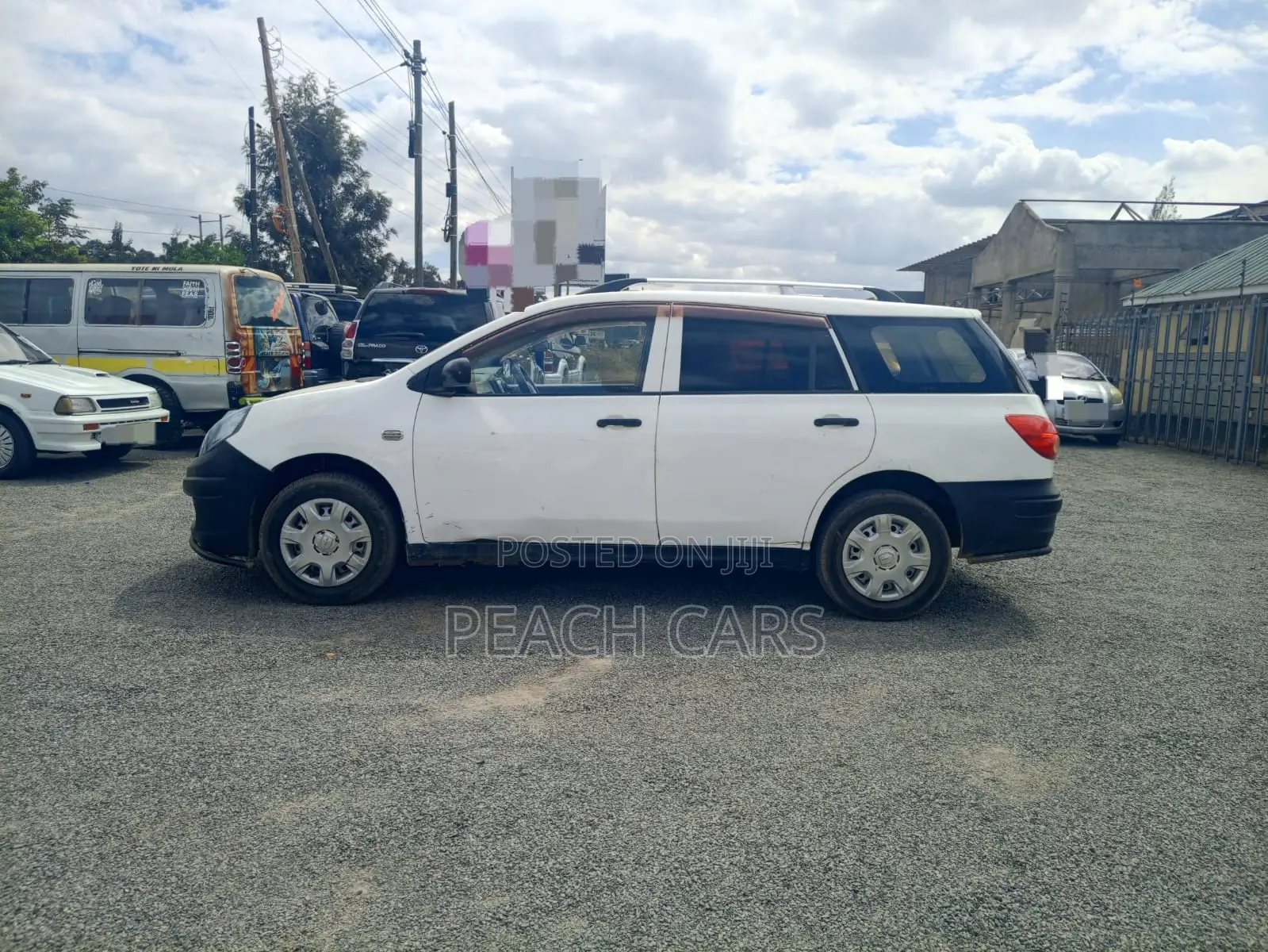 Nissan Advan 2010 White