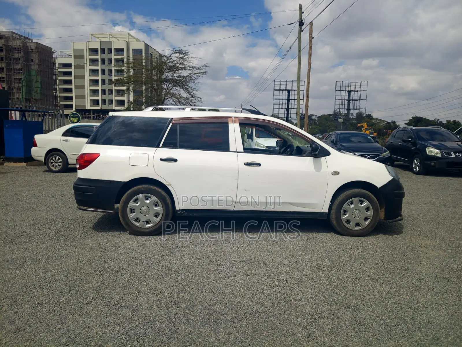 Nissan Advan 2010 White