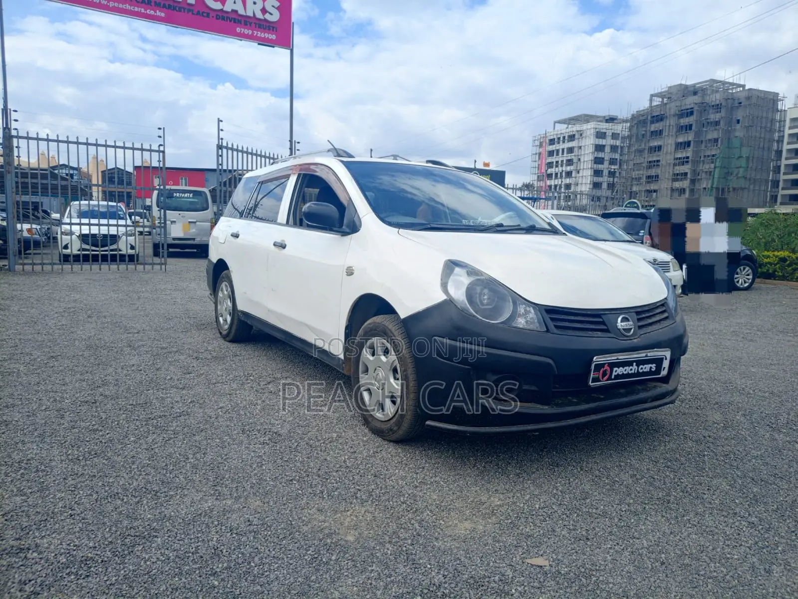 Nissan Advan 2010 White