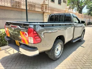 Toyota Hilux 2018 Gray
