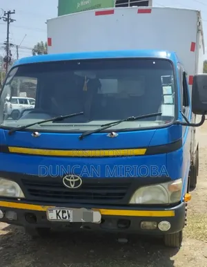 Toyota Dyna 2013 Blue on Sale