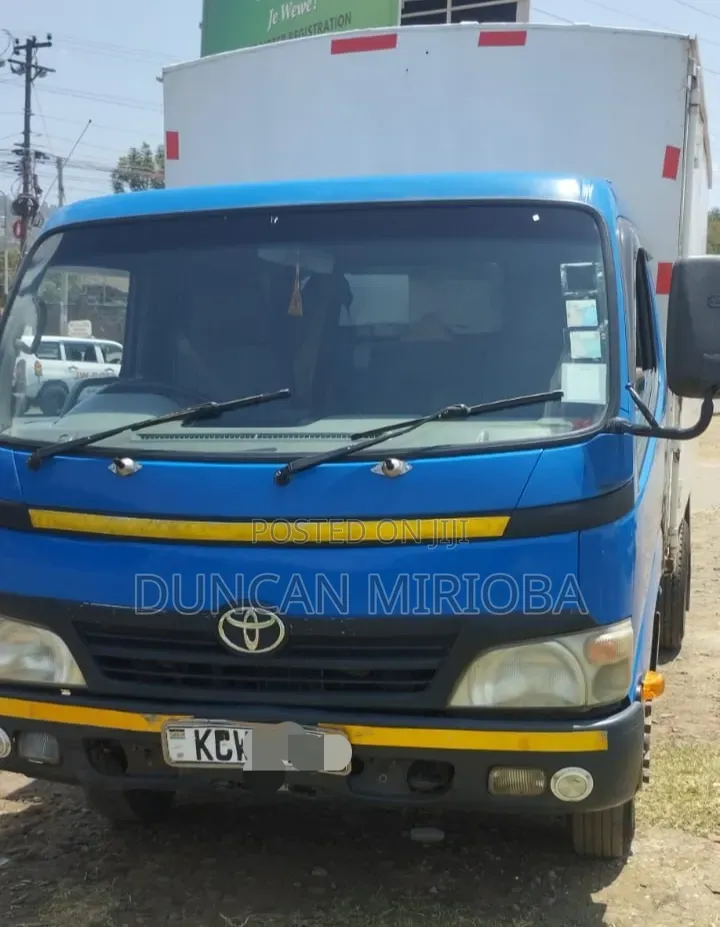 Toyota Dyna 2013 Blue on Sale