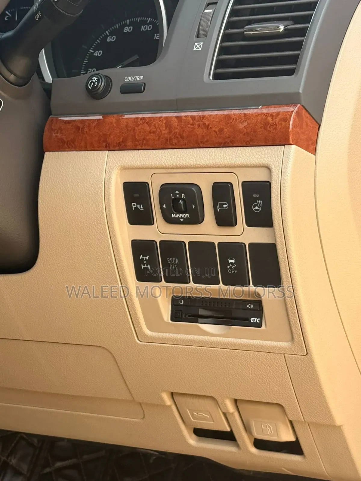 Toyota Land Cruiser 4.6 V8 ZX 2014 Red
