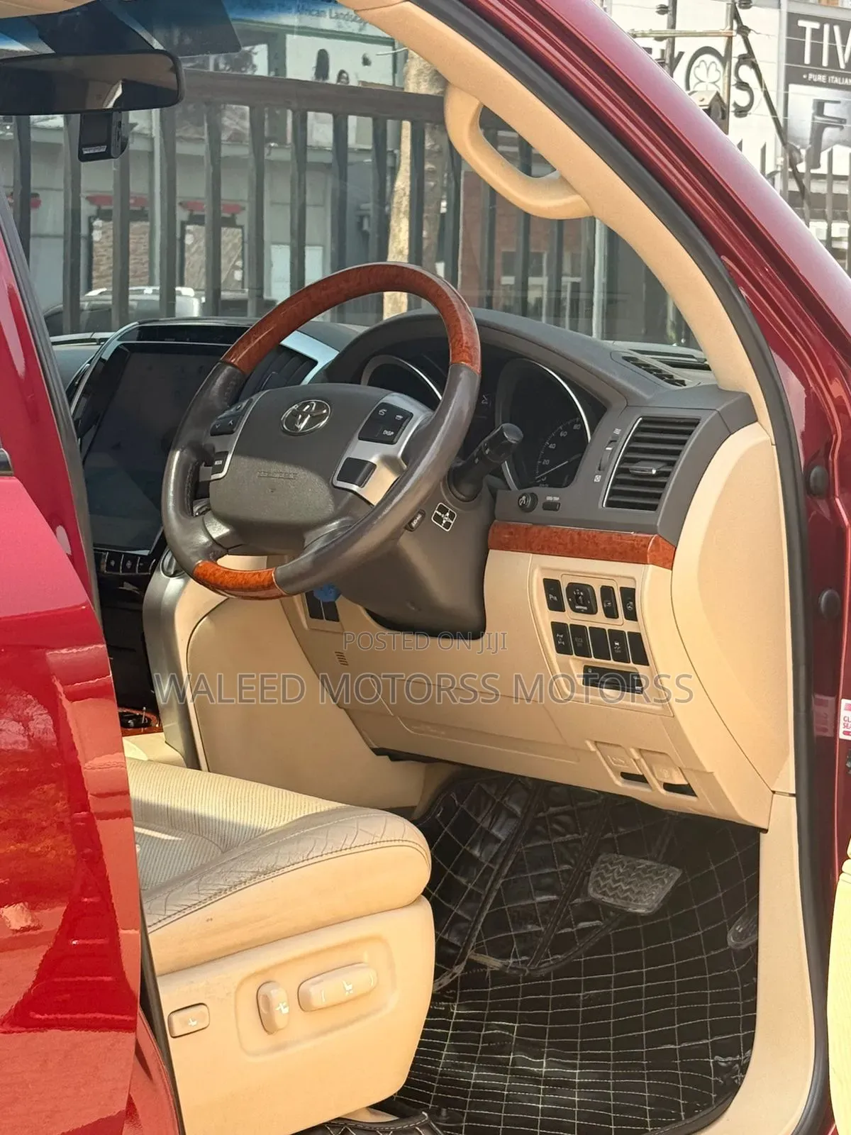 Toyota Land Cruiser 4.6 V8 ZX 2014 Red