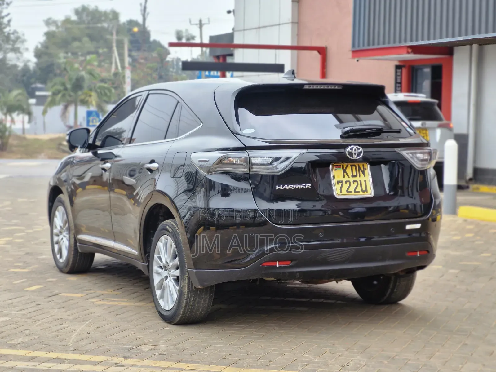 Toyota Harrier 2.0 4WD 2016 Black