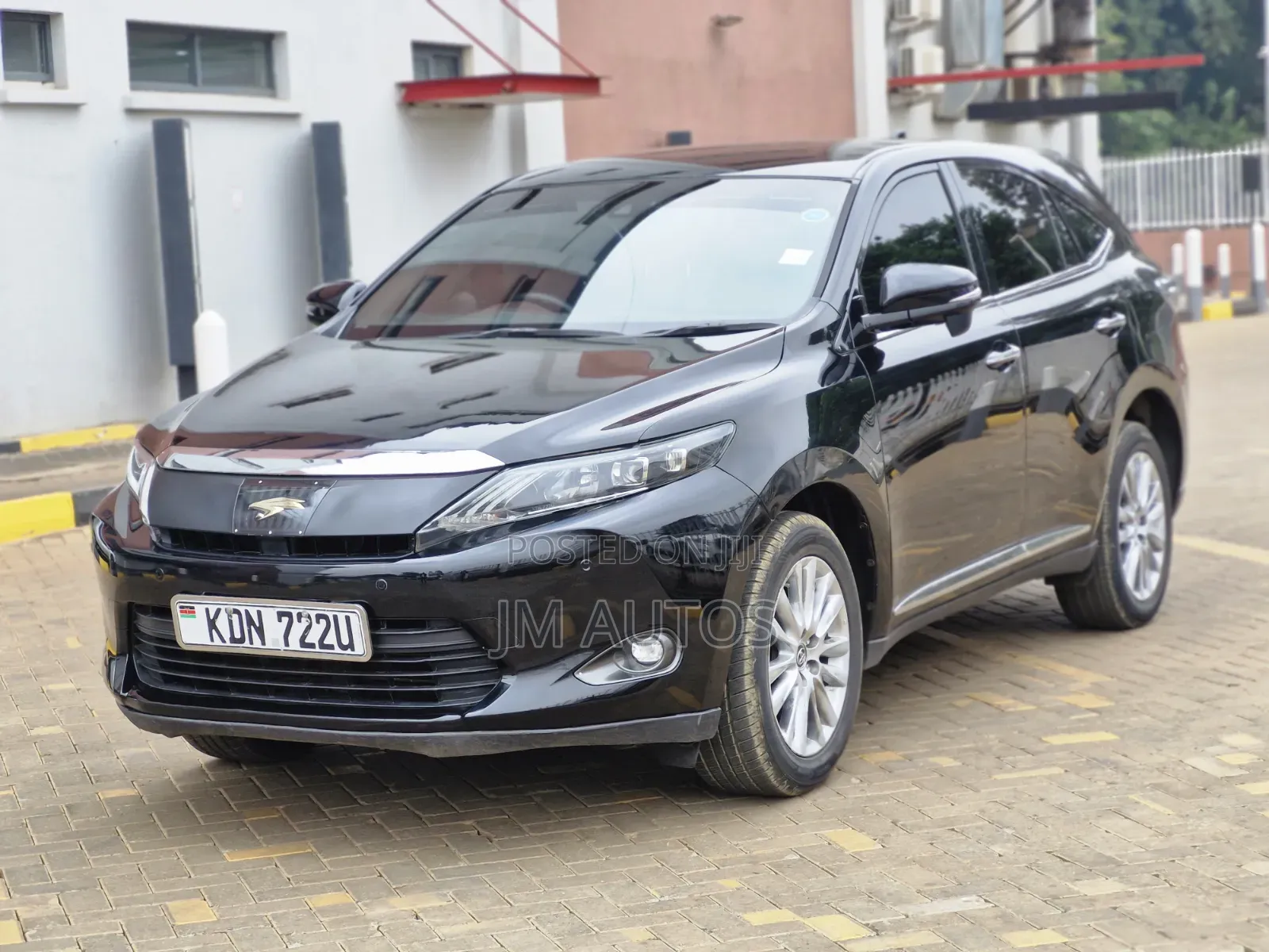 Toyota Harrier 2.0 4WD 2016 Black