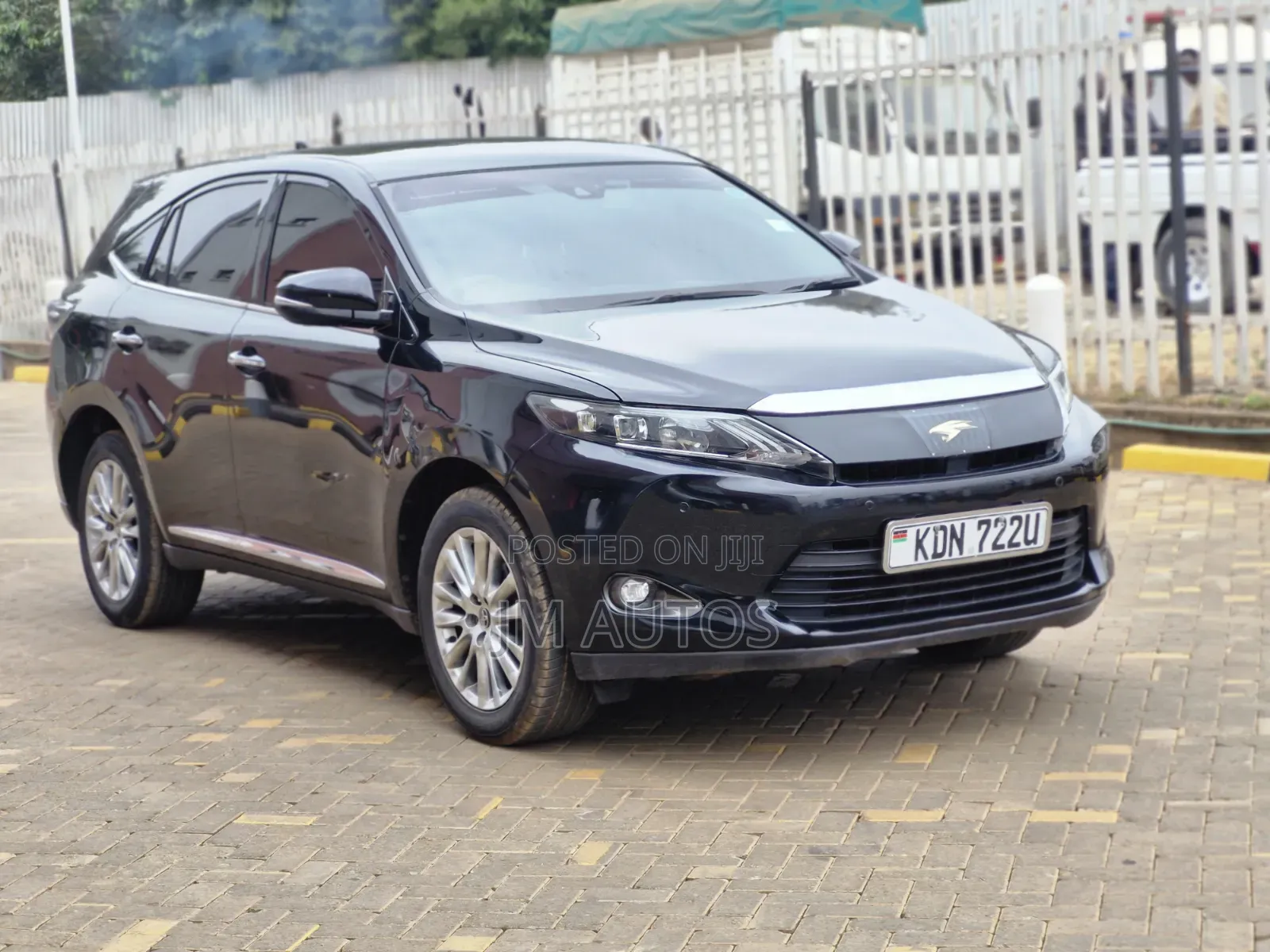 Toyota Harrier 2.0 4WD 2016 Black