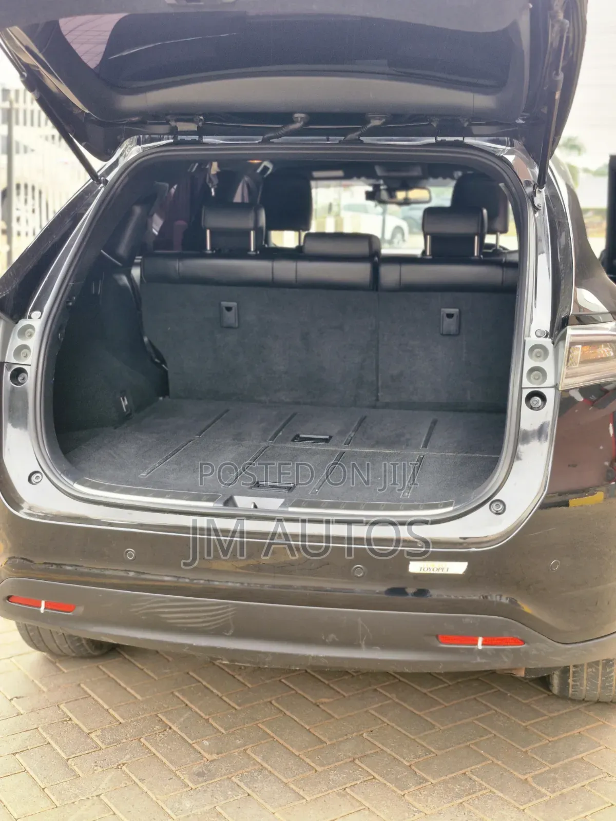 Toyota Harrier 2.0 4WD 2016 Black