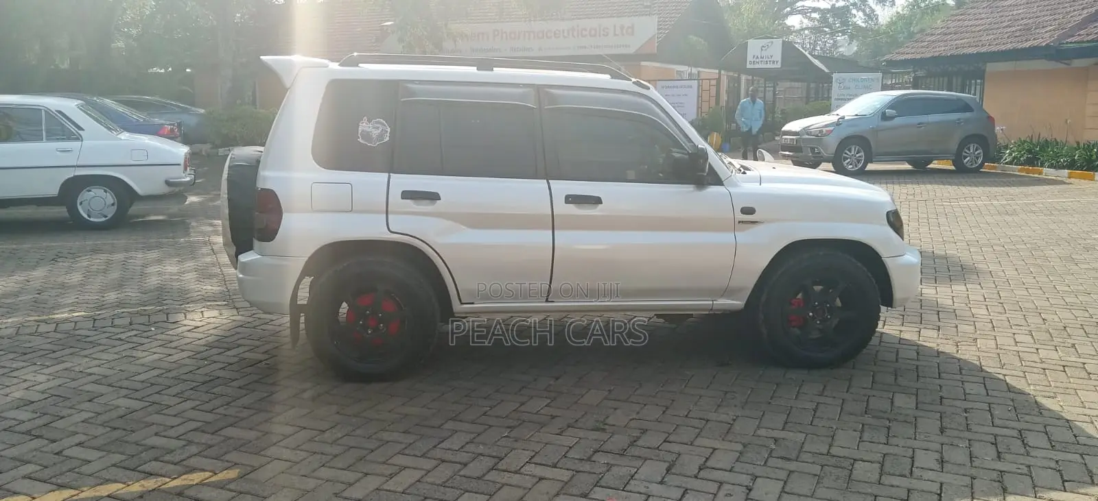 Mitsubishi Pajero 2002 White