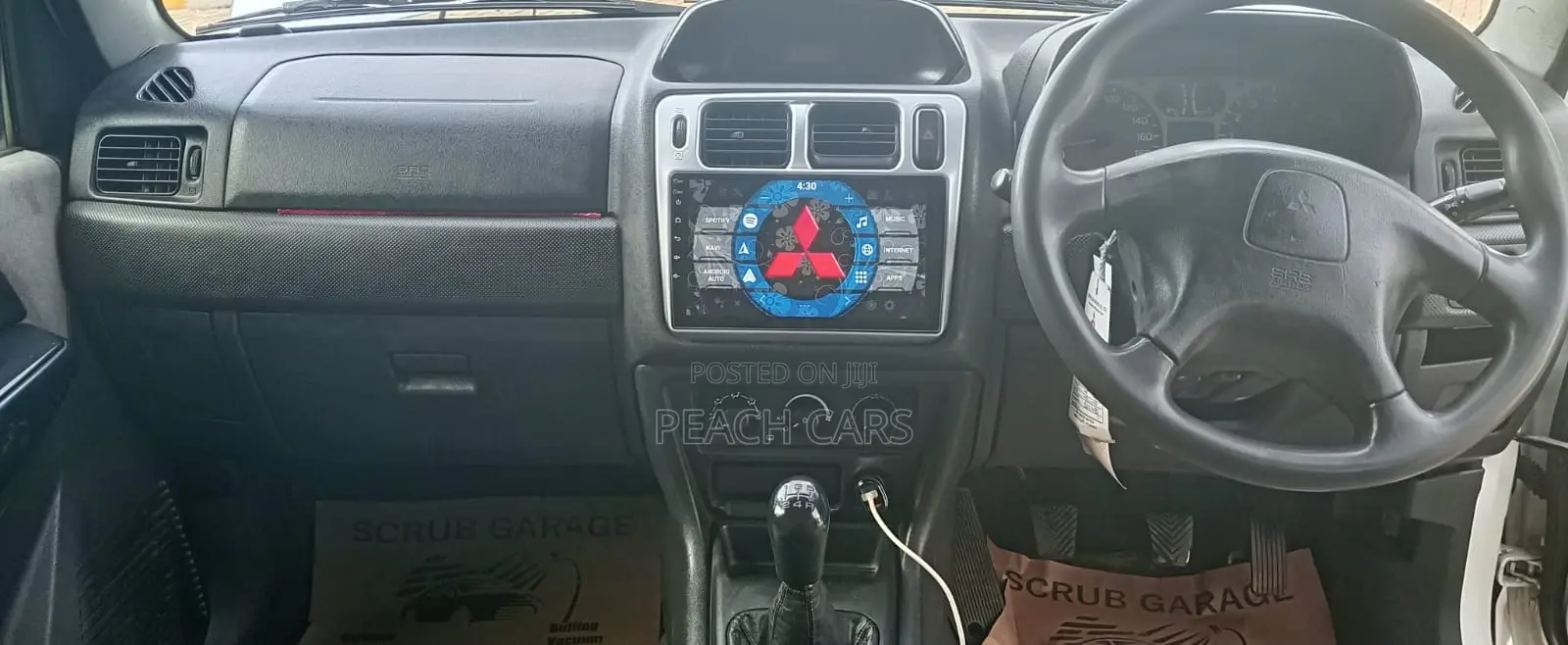Mitsubishi Pajero 2002 White