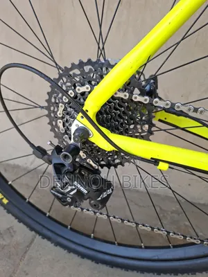 Boardman CXR 8.9 Gravel Bike