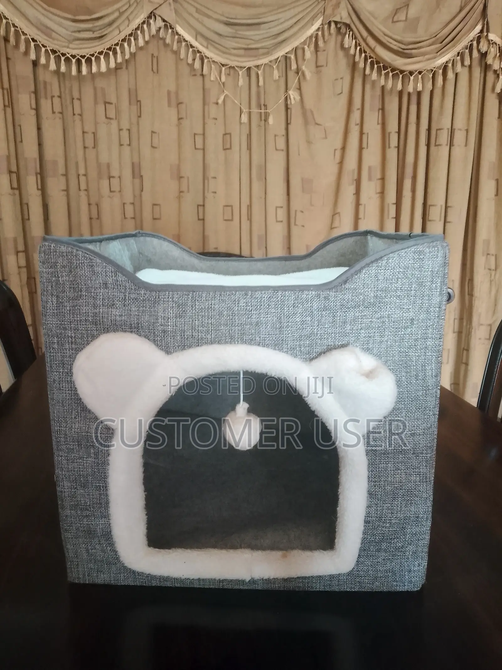 Cat House - 2 Floors/2 BR