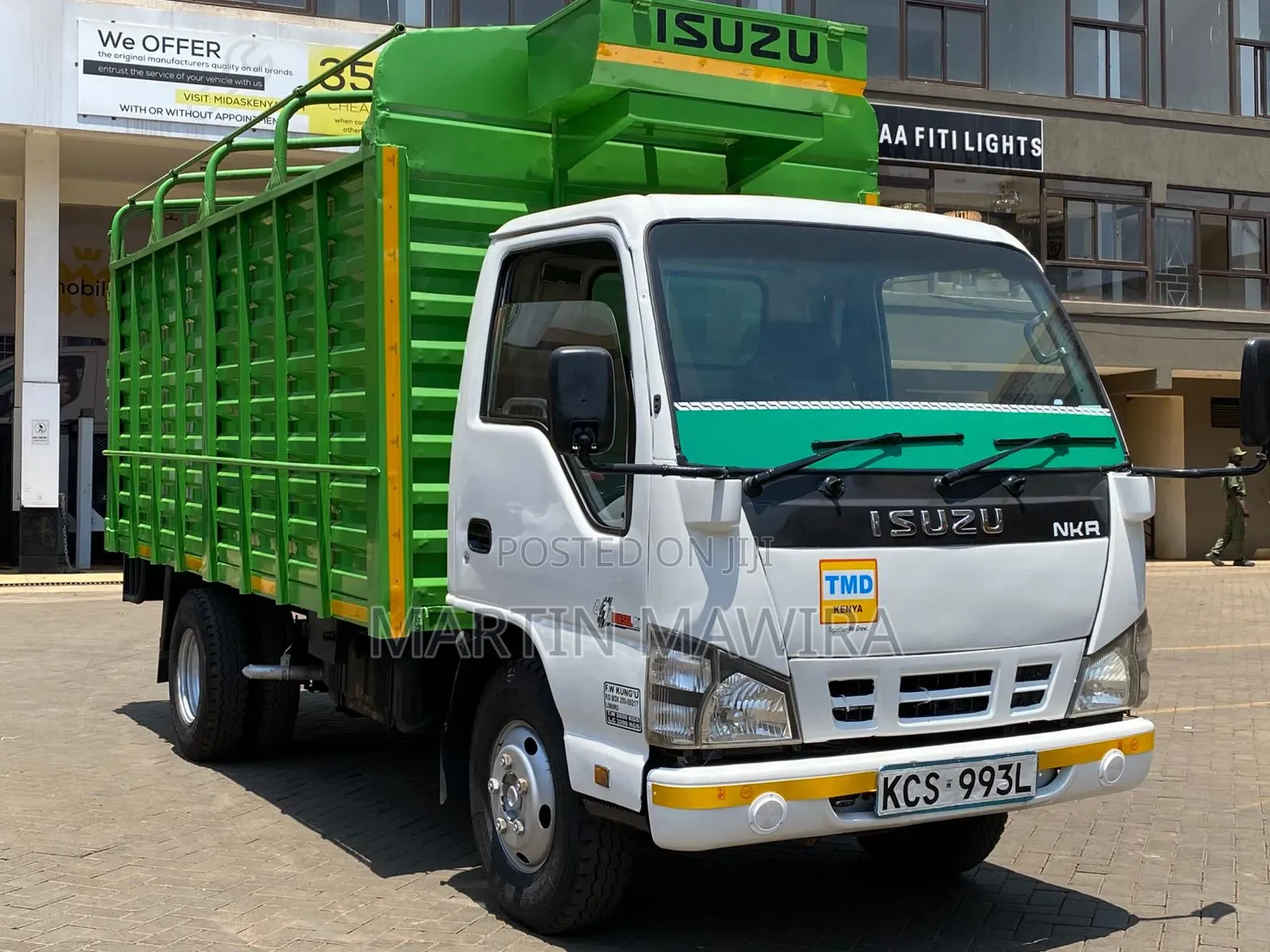 Isuzu NKR Open