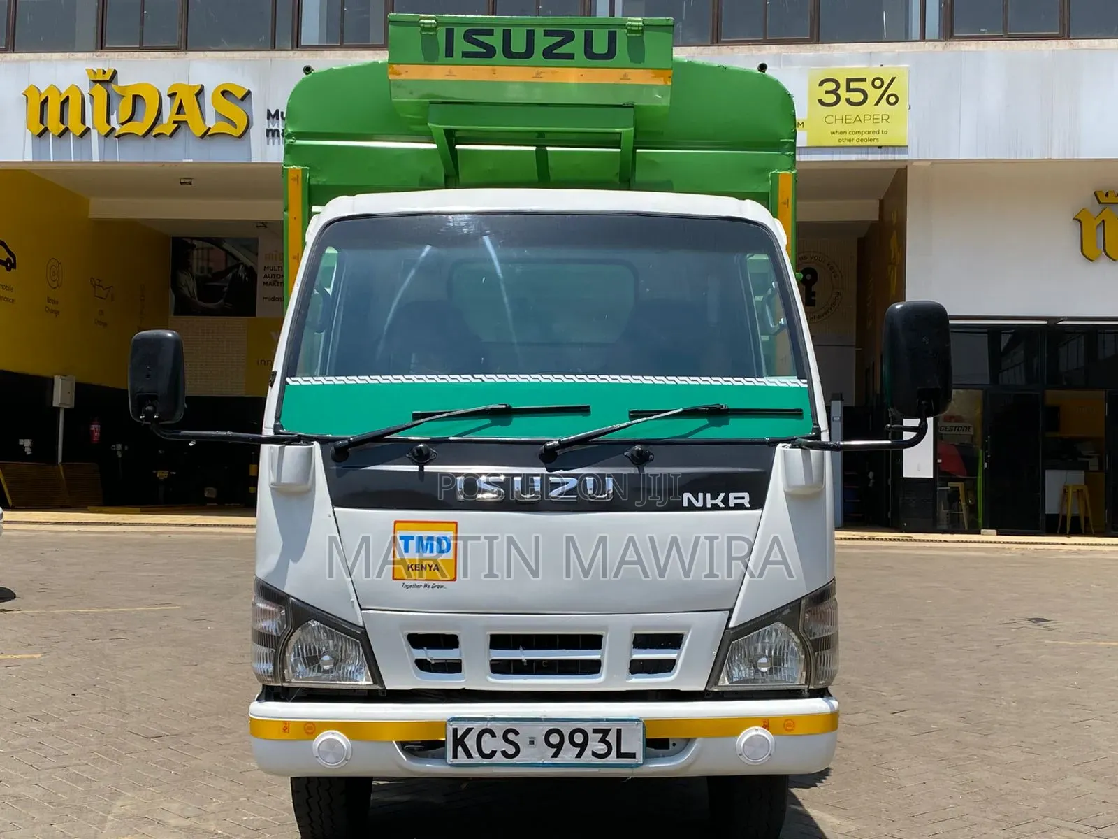 Isuzu NKR Open