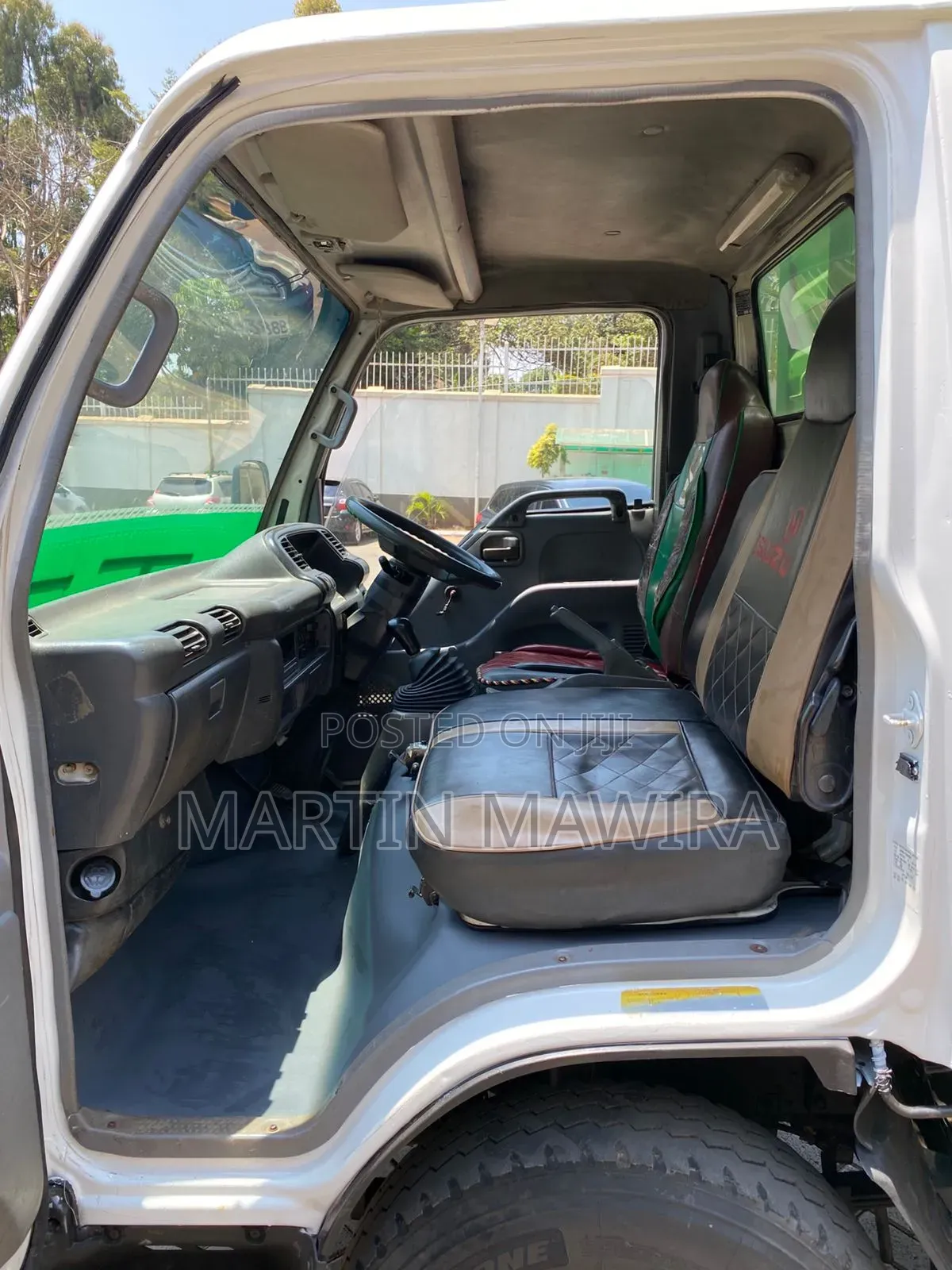 Isuzu NKR Open