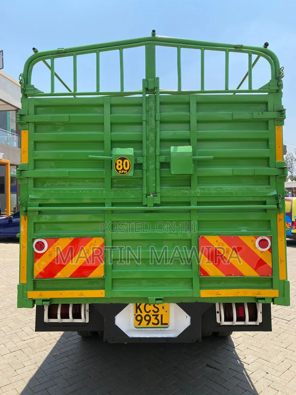 Isuzu NKR Open