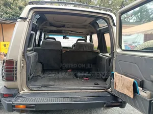 Land Rover Discovery Base AWD 1995 Gold