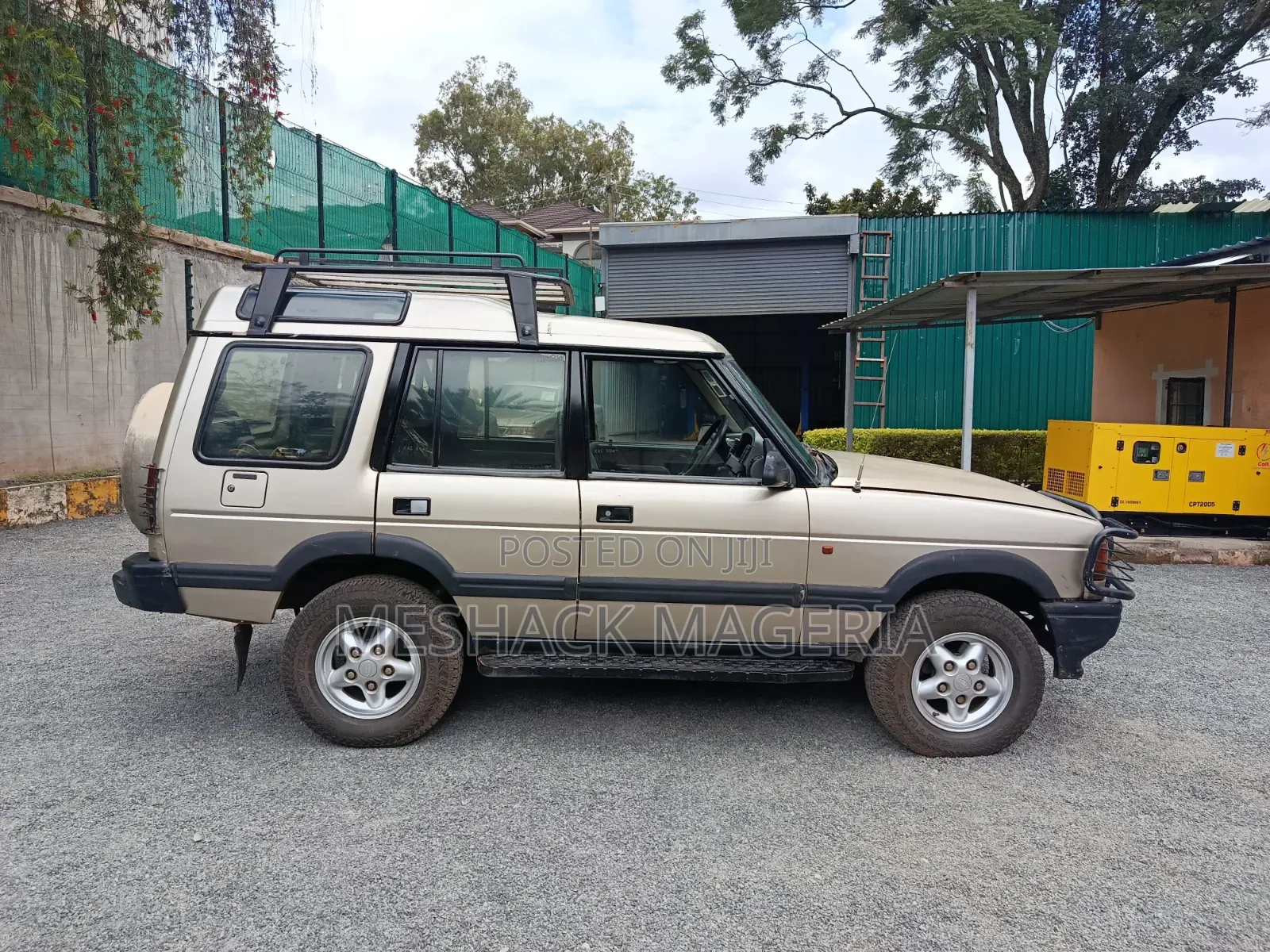 Land Rover Discovery Base AWD 1995 Gold
