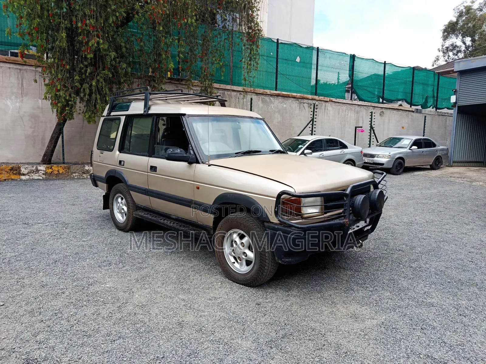 Land Rover Discovery Base AWD 1995 Gold