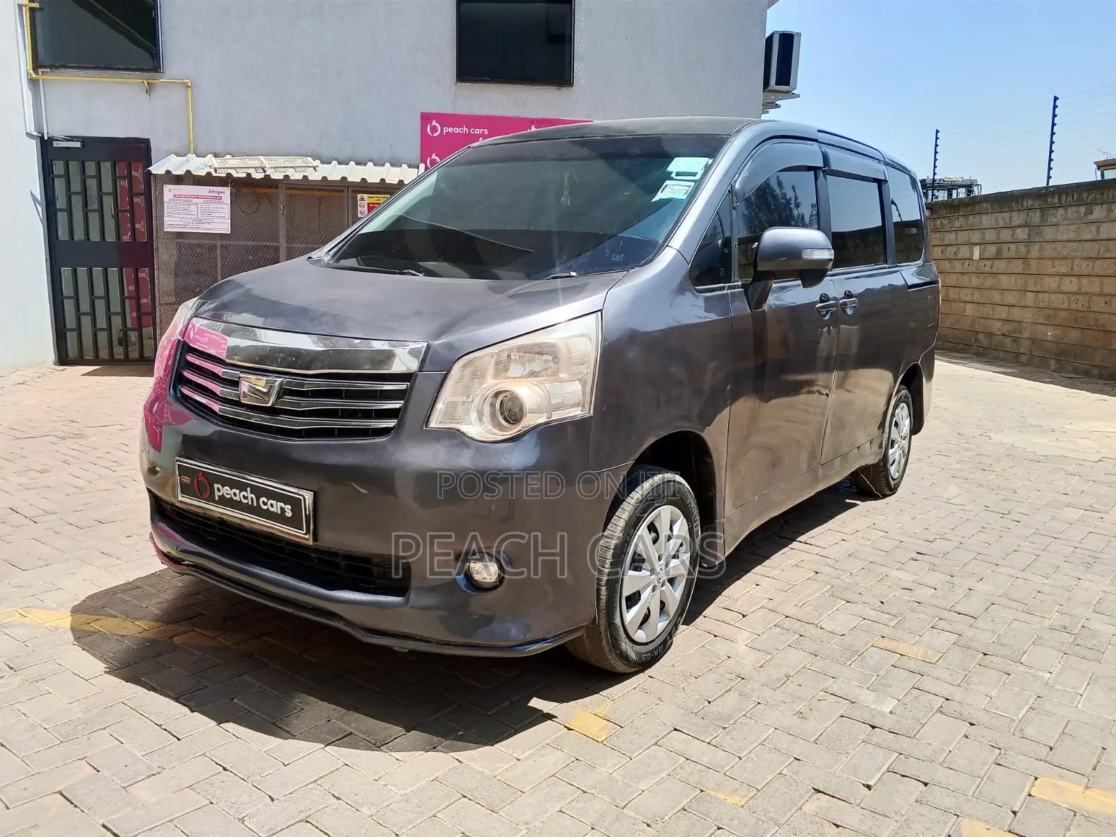 Toyota Noah 2011 Black