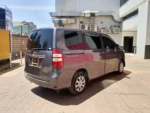 Toyota Noah 2011 Black