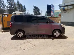 Toyota Noah 2011 Black