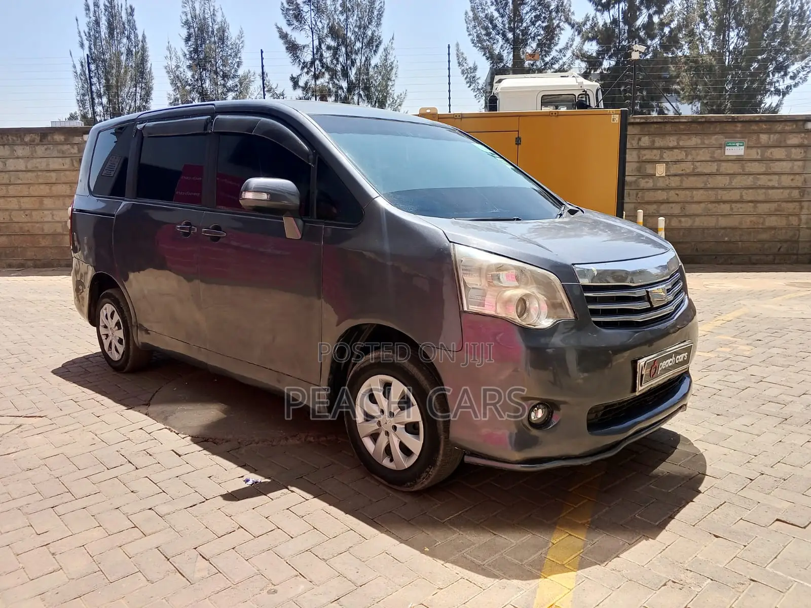 Toyota Noah 2011 Black