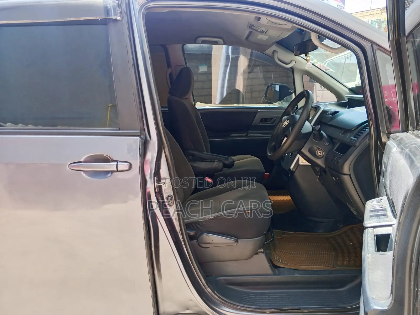 Toyota Noah 2011 Black