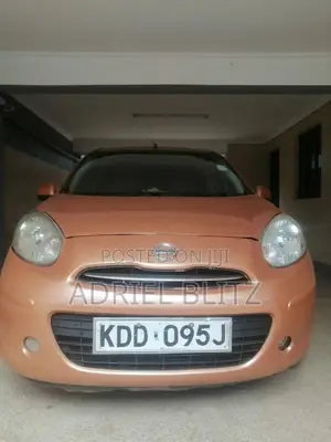 Nissan March 1.2 AWD 2013 Orange