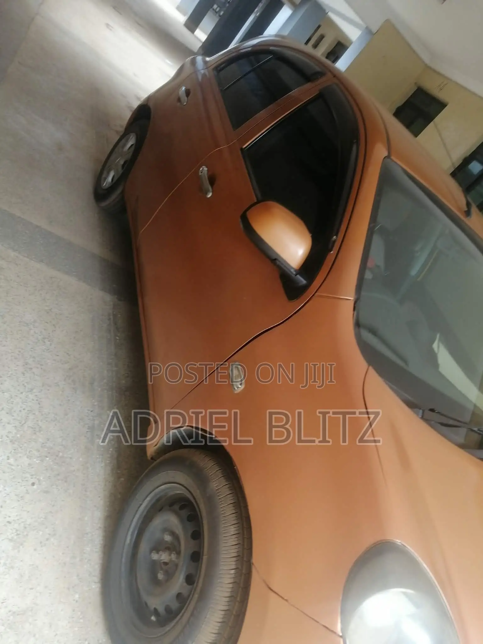 Nissan March 1.2 AWD 2013 Orange