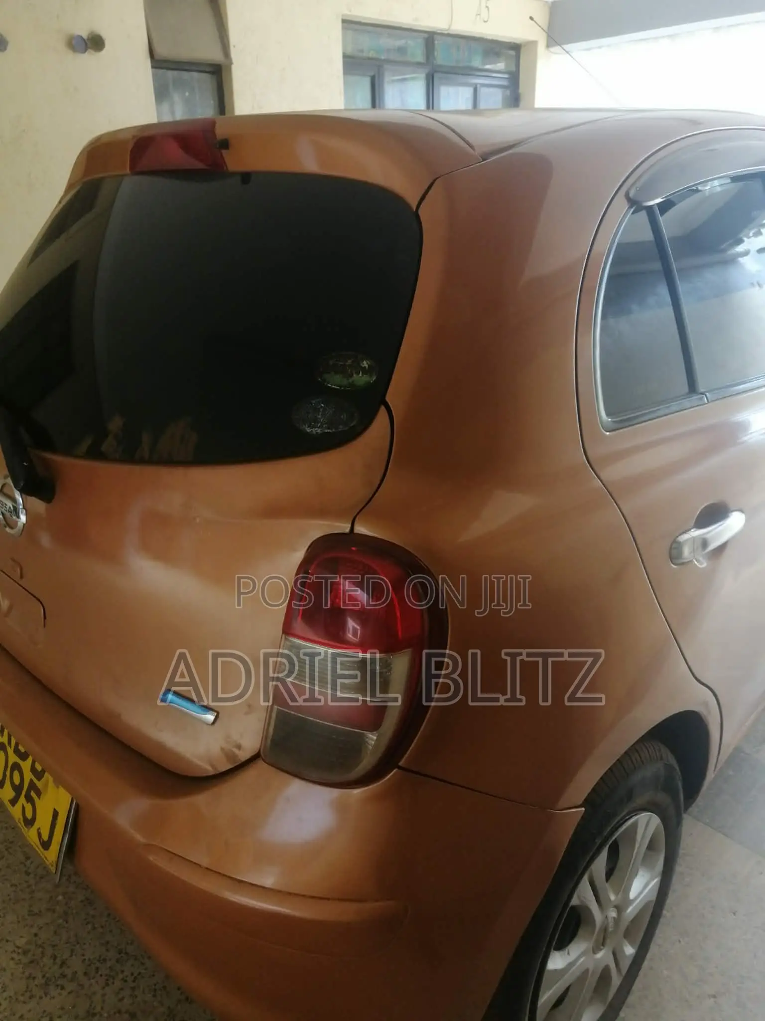 Nissan March 1.2 AWD 2013 Orange