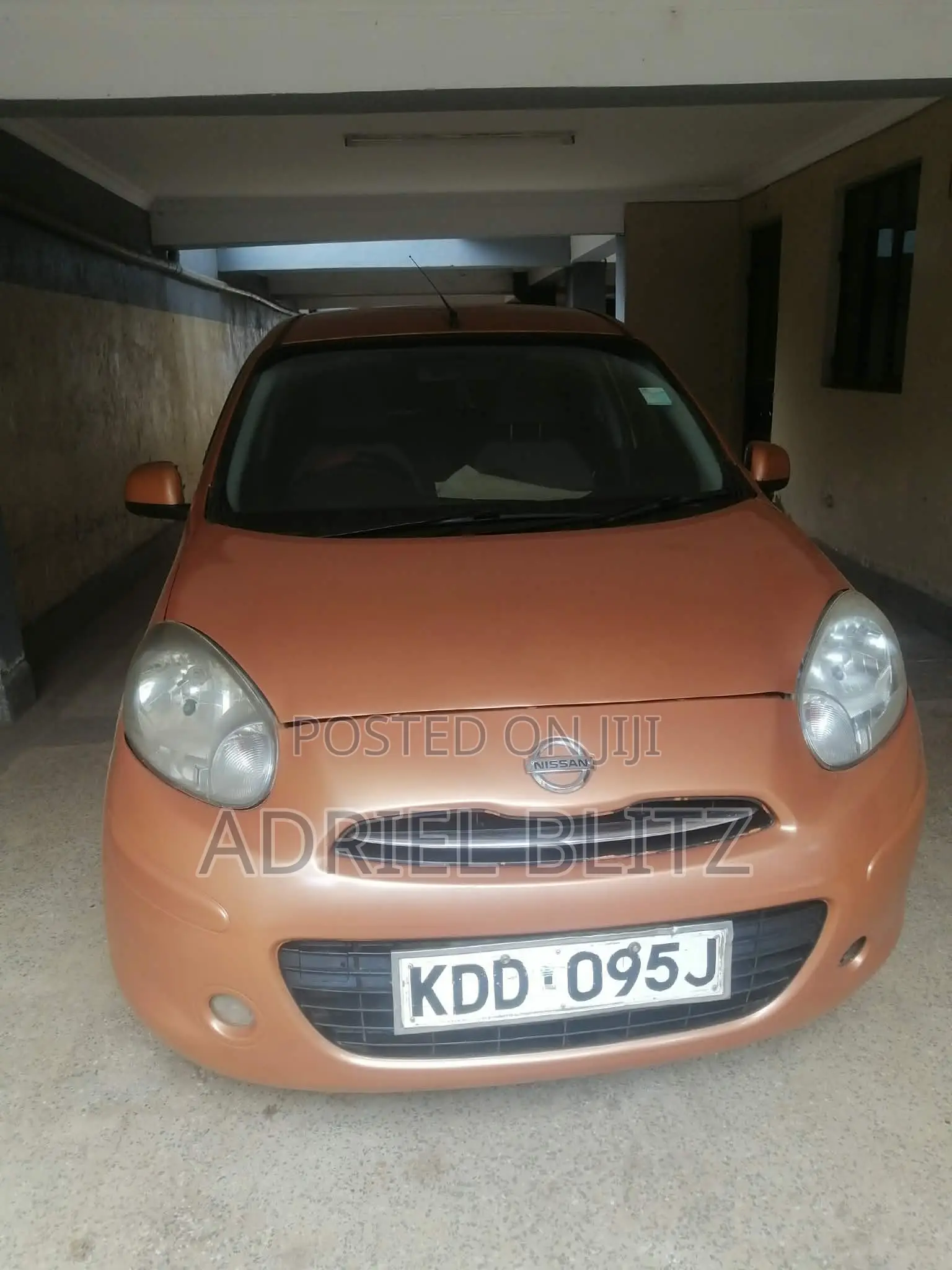 Nissan March 1.2 AWD 2013 Orange