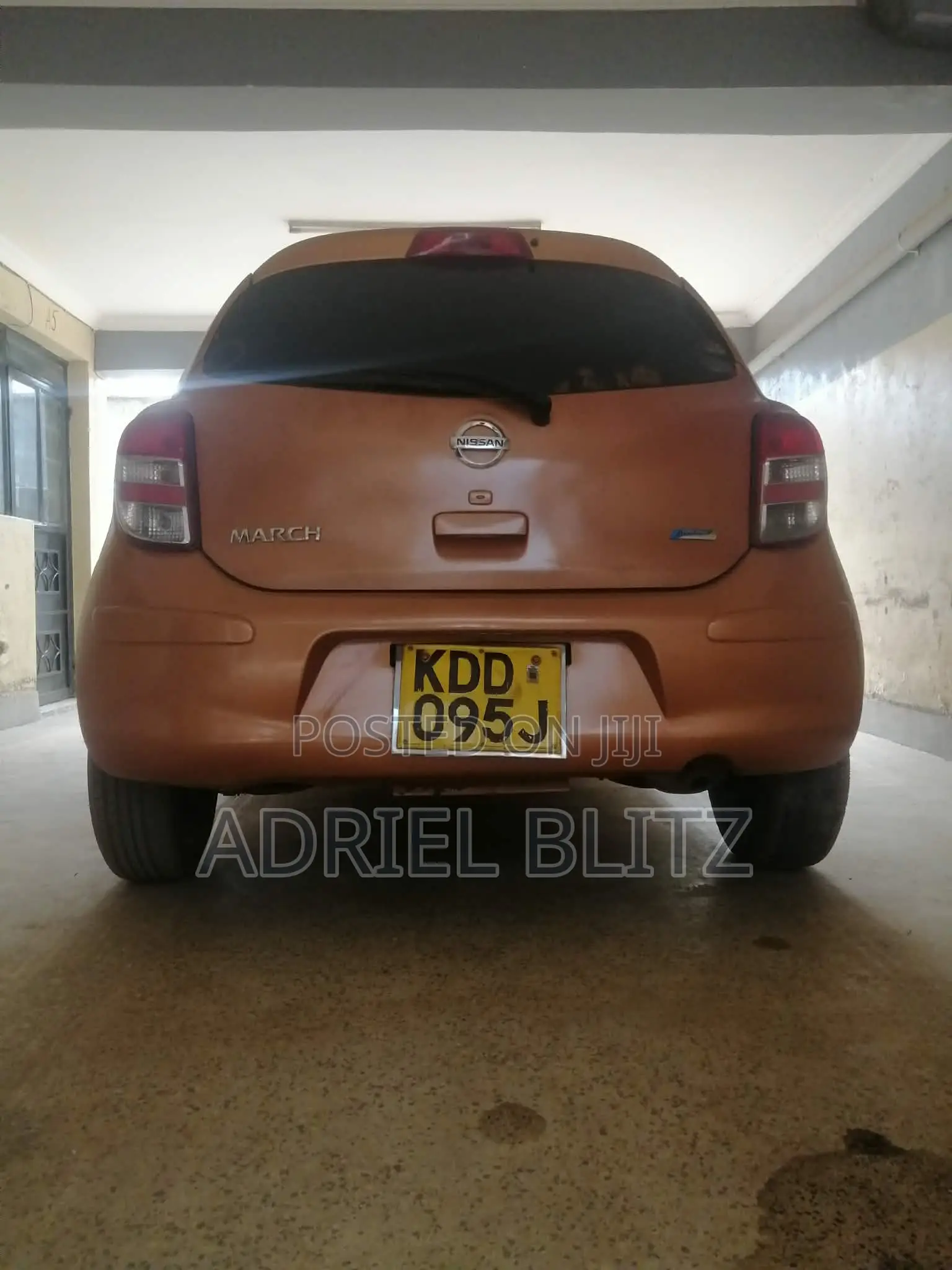 Nissan March 1.2 AWD 2013 Orange