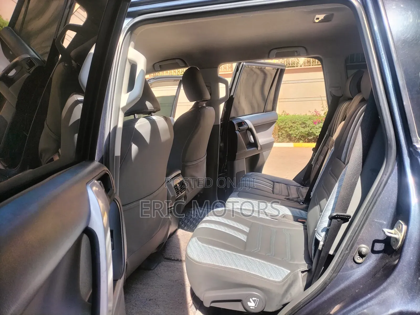 Toyota Land Cruiser Prado 2.7 i 2012 Black