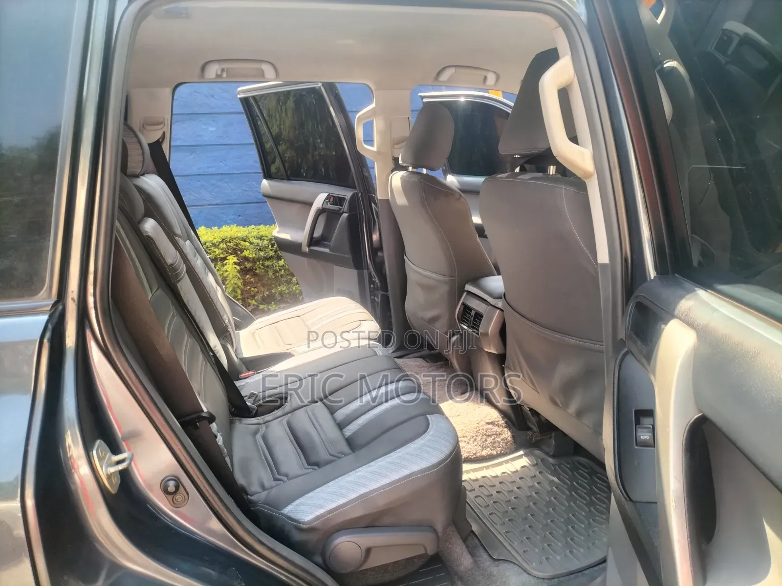 Toyota Land Cruiser Prado 2.7 i 2012 Black