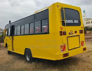 Isuzu NQR 2016 Yellow