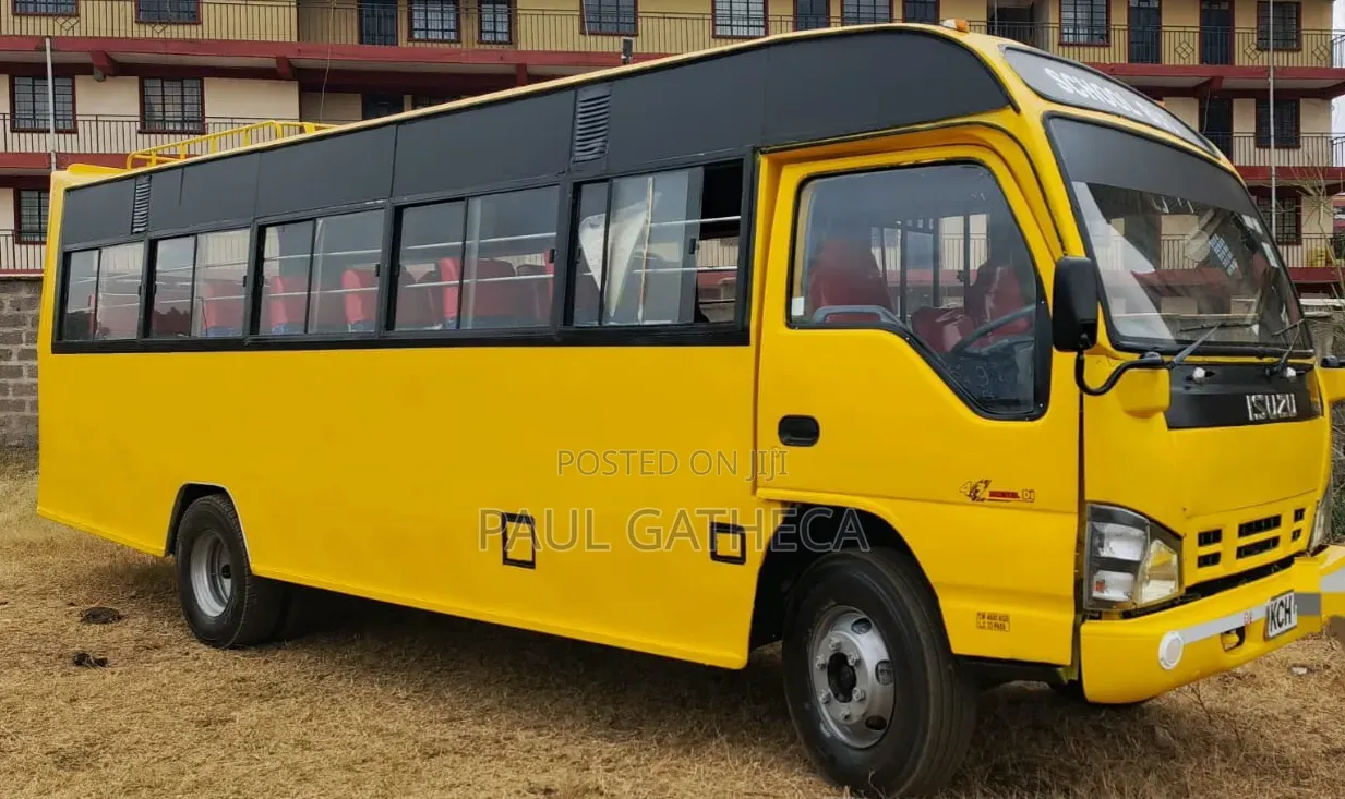 Isuzu NQR 2016 Yellow