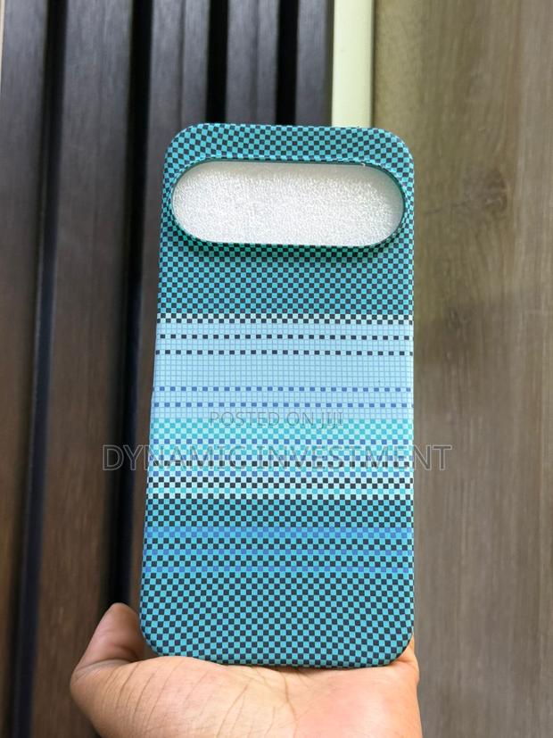 Google Pixel 11 Pro Carbon Fibre Texture Case - thumbnail 2